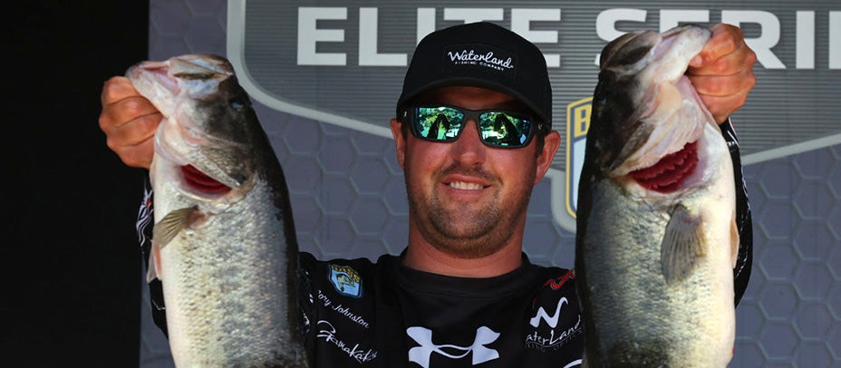 Johnston springs into lead on Day 2 of Bassmaster Elite Series event at St. Johns River