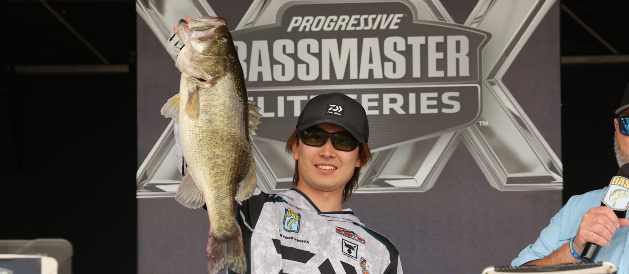 Phenomenal performance keeps Fujita atop the lead in Bassmaster Elite at Lake Fork
