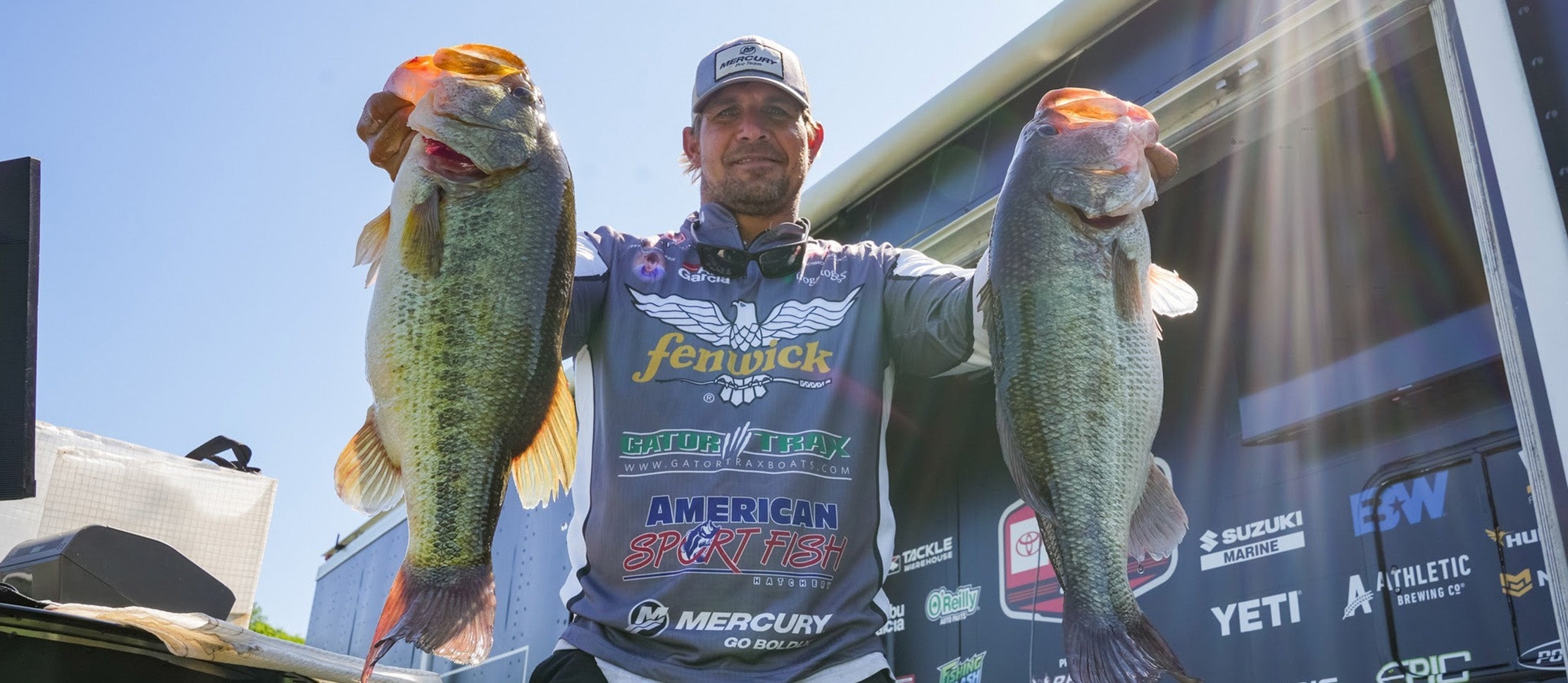 Keith Poche Grabs Lead on Day 1