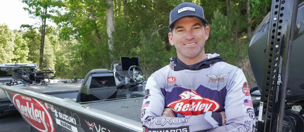 Carson talks stuffed olives, big blades, and bears at Beaver Lake MLF event