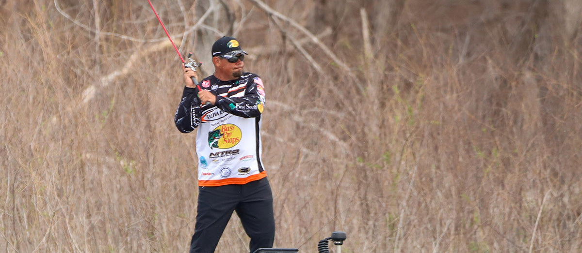 Pow, Baby! Chris Lane Grabs Early Lead on Lake Whitney